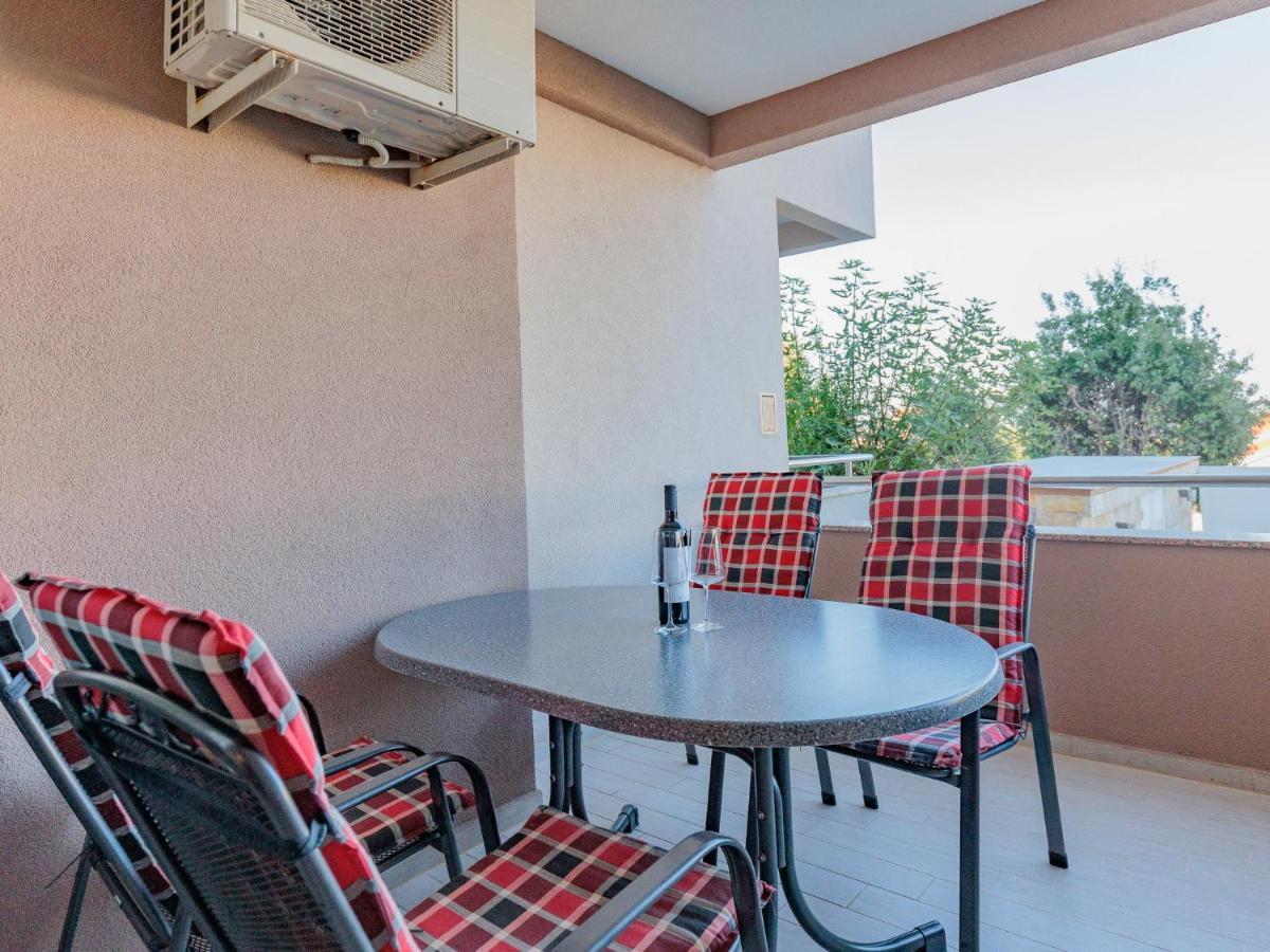 Apartment Mlasina-2 By Interhome Nin Exterior foto